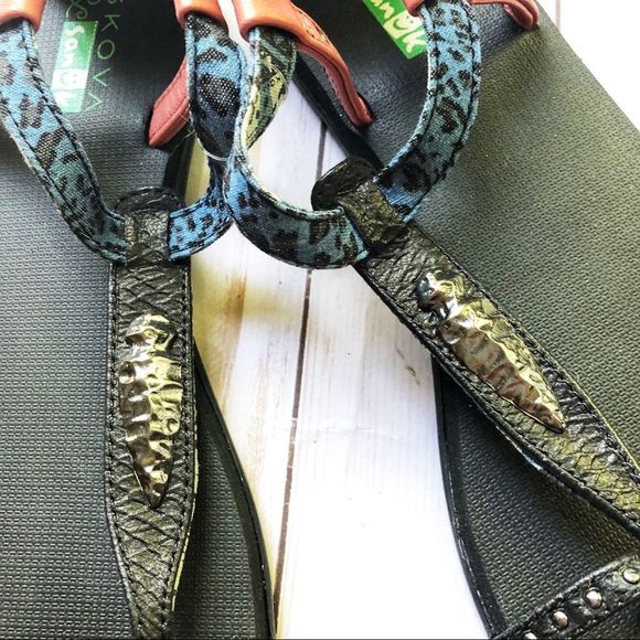 *RARE* Sanuk gladiator tribal toe loop sandal 7 - Picture 3 of 5